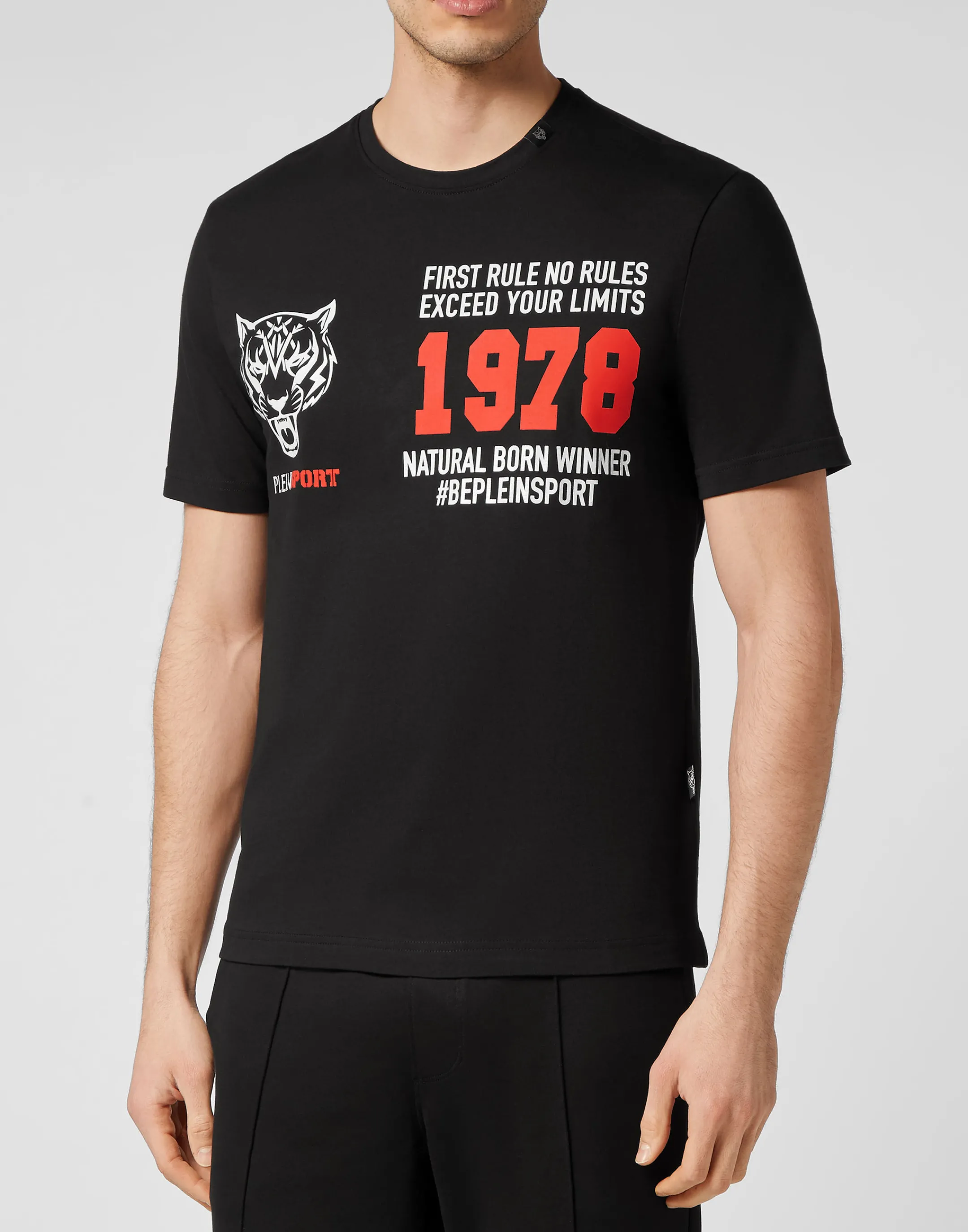 Outlet Plein Sport T-Shirt Round Neck Black / Red